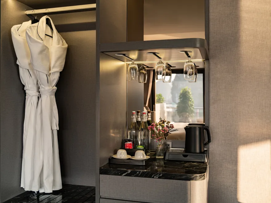 VIP Executive Suite Sea View with Private Terrace