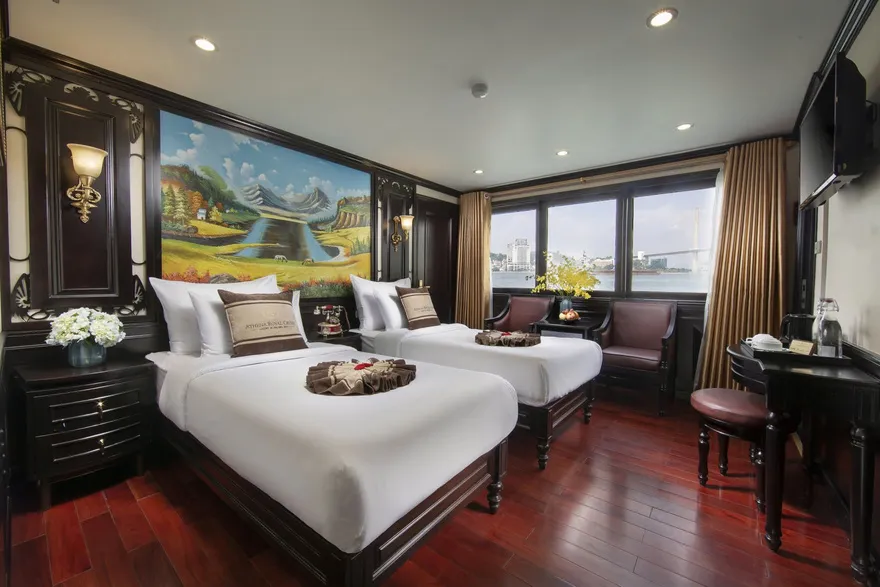DELUXE BALCONY CABIN