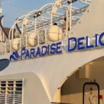 Du thuyền Paradise Delight mang số hiệu 360QN - 8009 là một trong những du thuyền nhà hàng lớn nhất Vịnh Hạ Long
