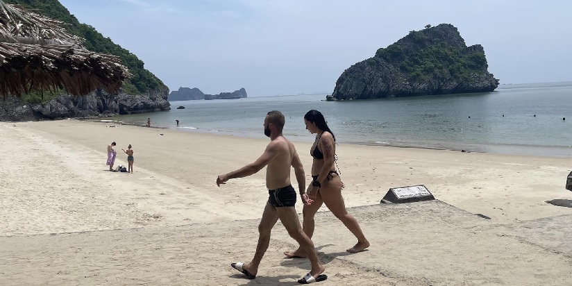Cat Co 3 Beach