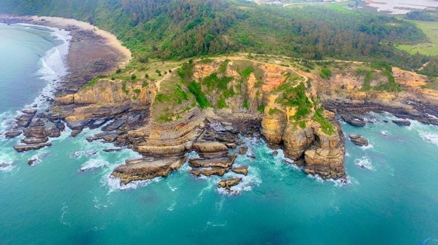 Mong Rong Rock Beach
