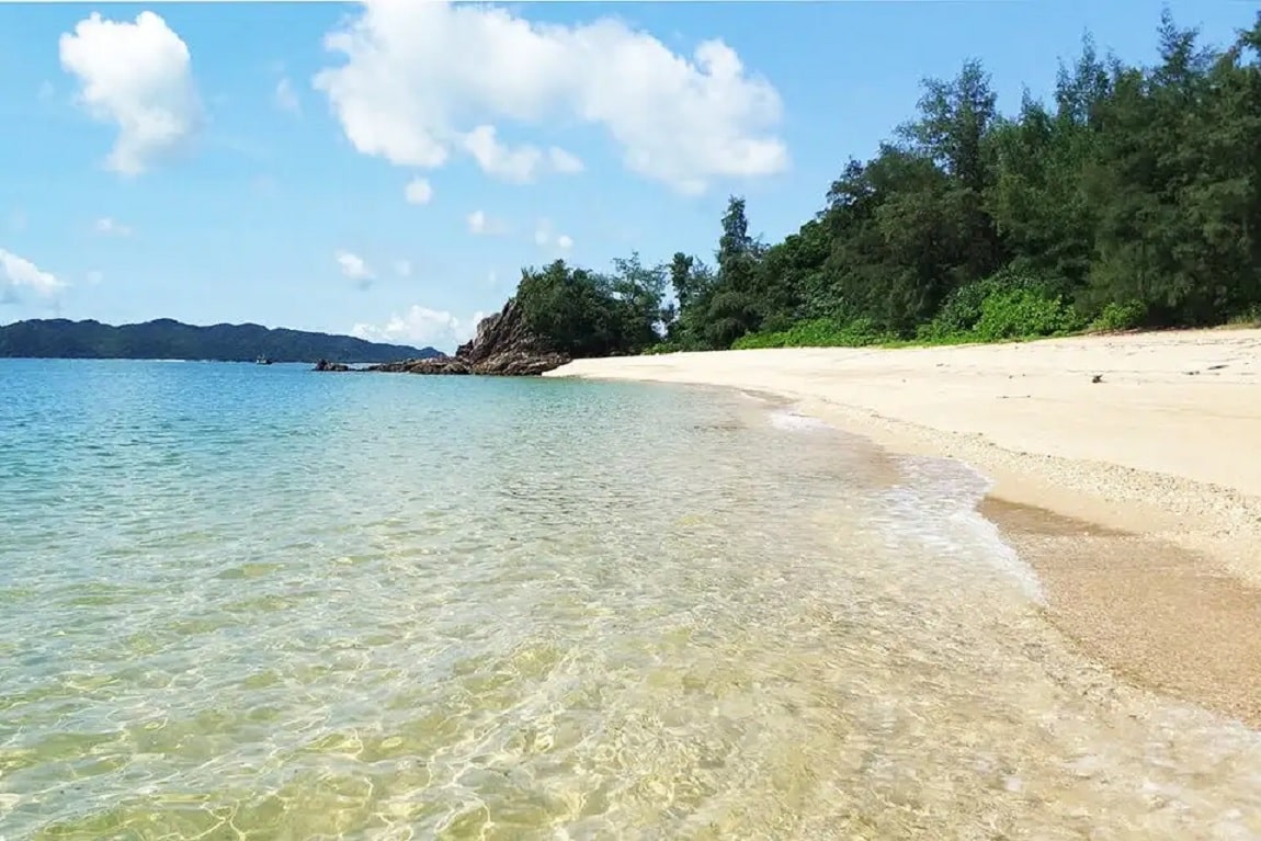Dau Rong Beach on Cai Chien Island