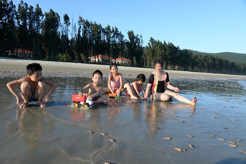 Truong Chinh Beach - an ideal destination for summer travel