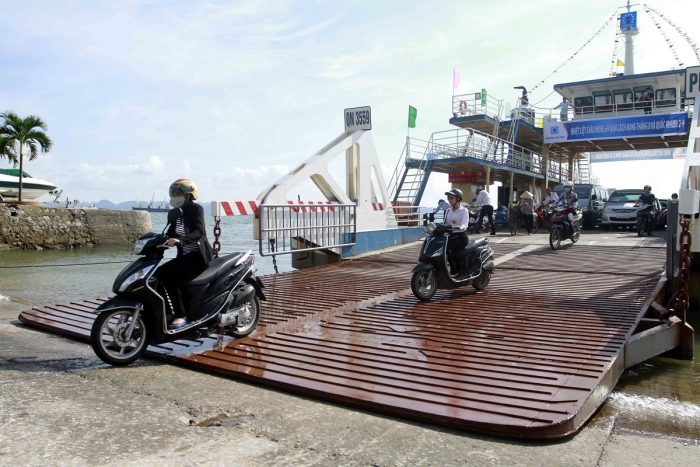 Bai Chay Ferry Terminal