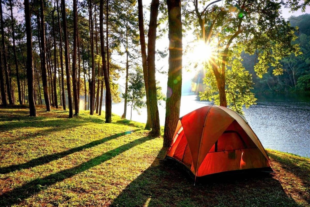 Camping at Yen Trung Lake