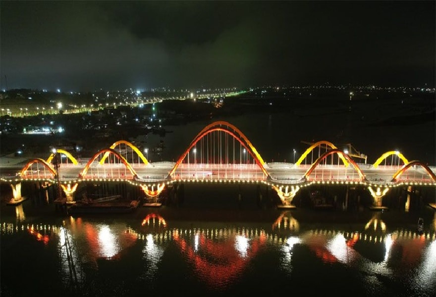 Love Bridge at night