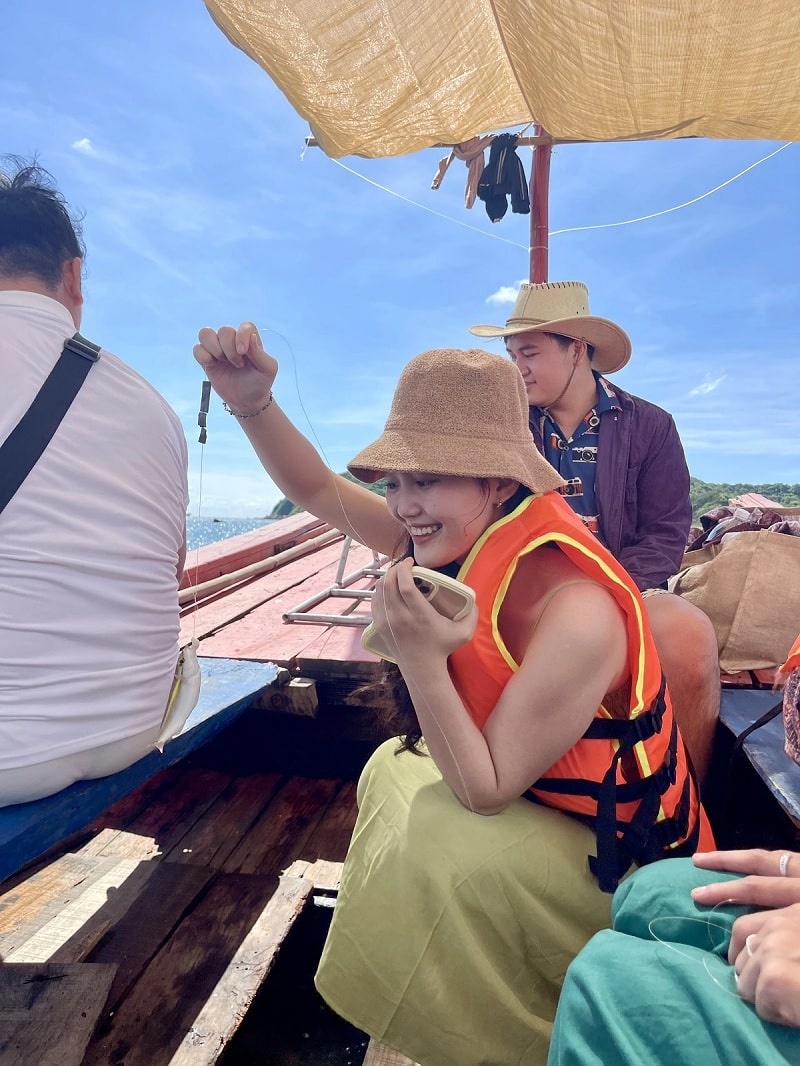 Fishing on Thanh Lan Island