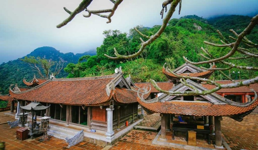 Hoa Yen Pagoda