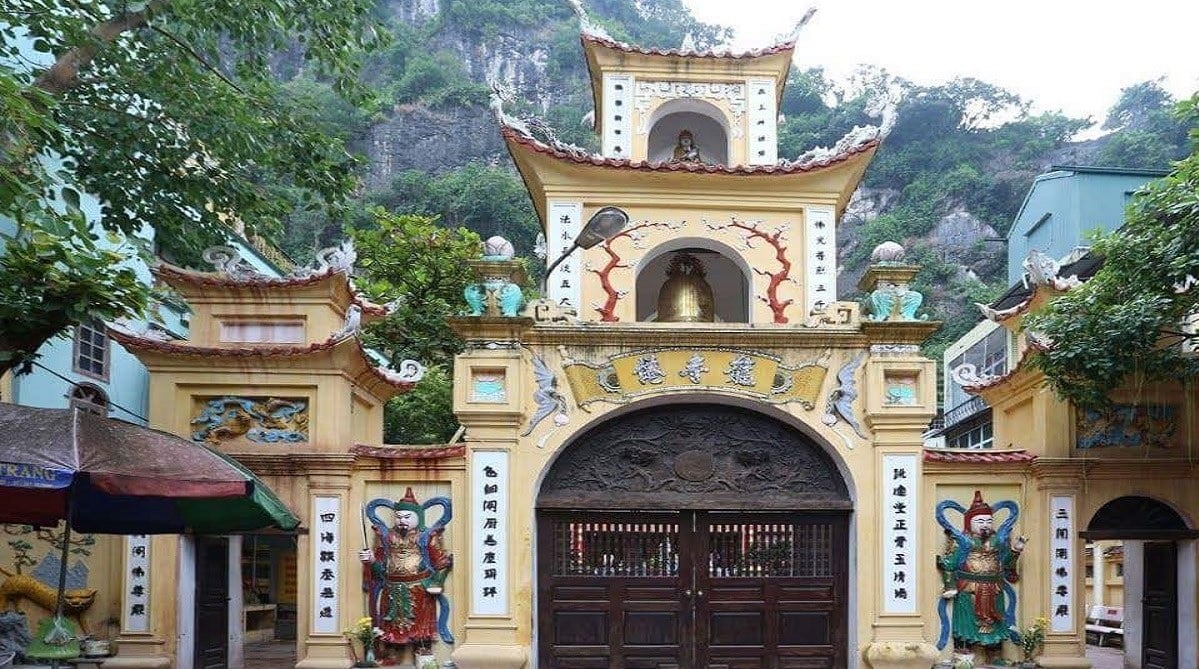 Long Tien Pagoda Ha Long