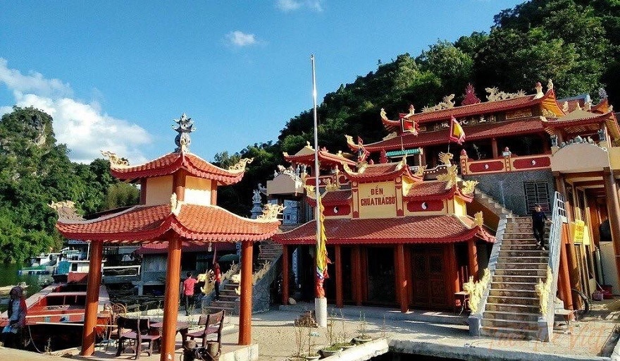 Ba Chua Thac Bo Temple