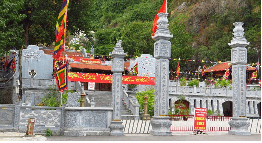 Temple of Duc Ong Tran Quoc Nghien at Bai Tho Bridge