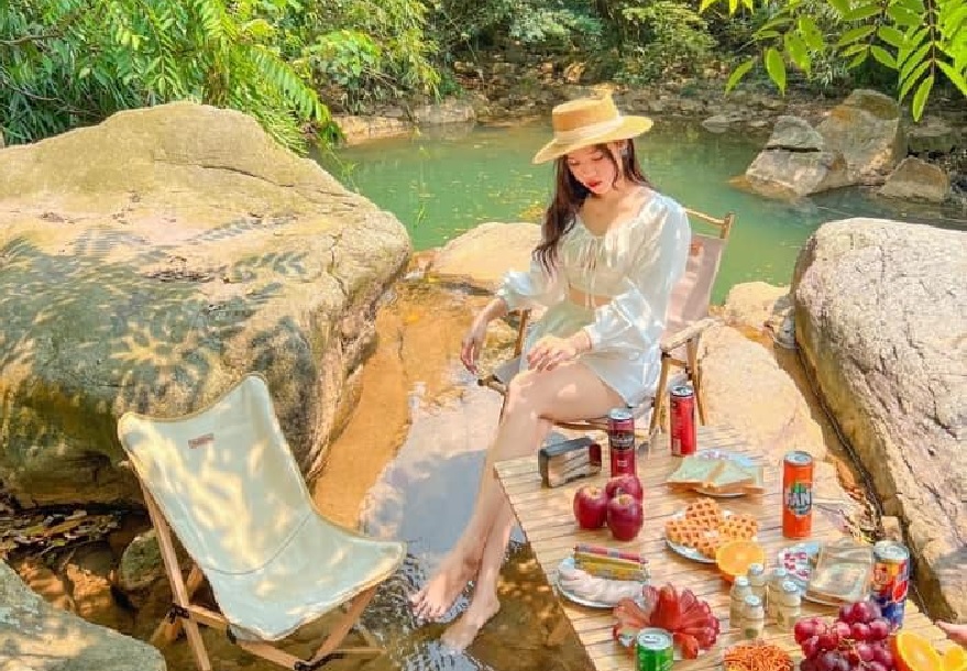 A super chill picnic spot for nature enthusiasts