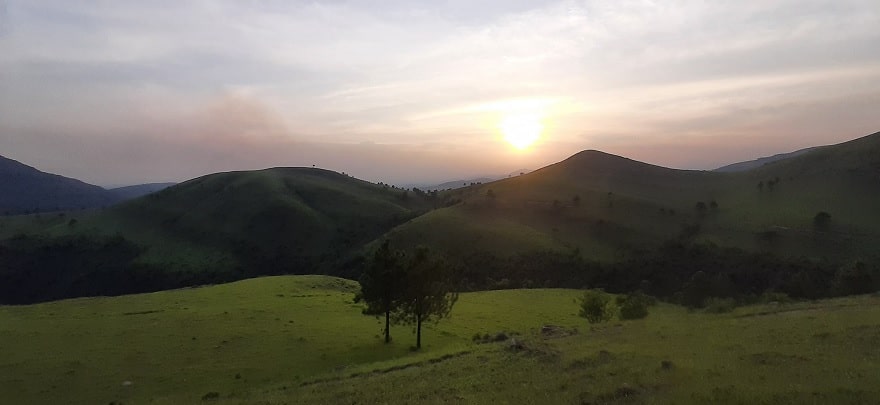 Phuong Hoang Peak is also known as Ba Tang Mountain