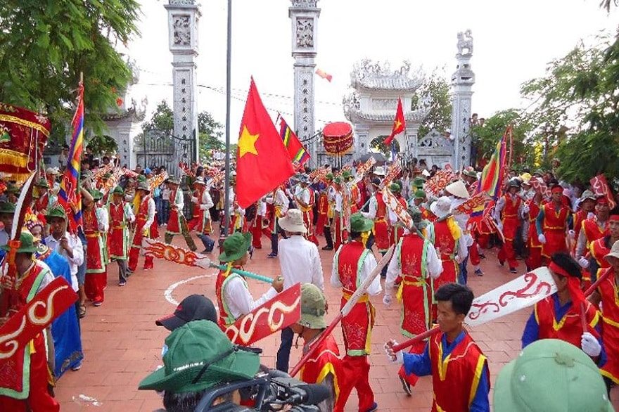 The unique Quan Lan rowing festival