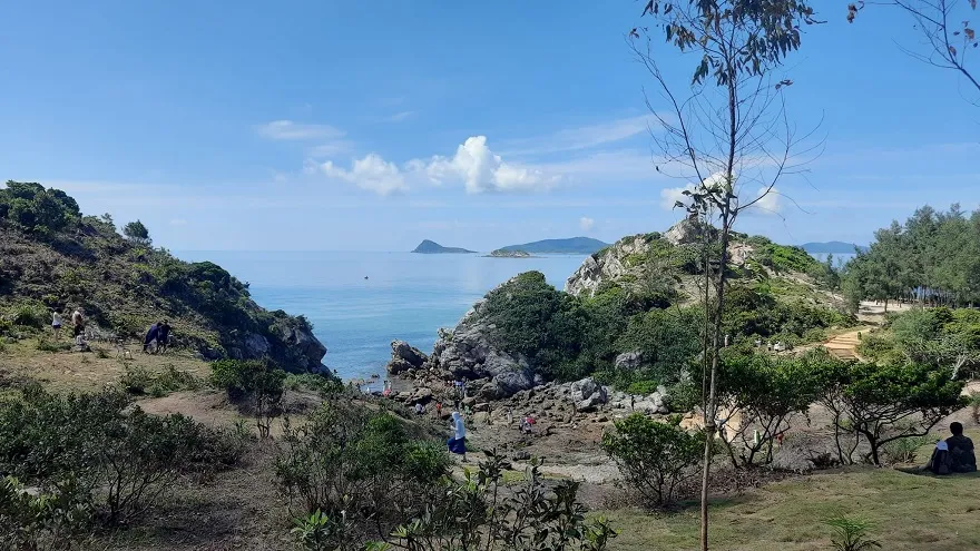 The climb to the peak of Eo Gio