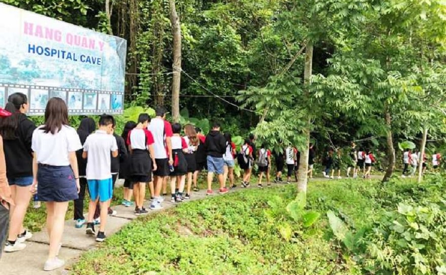 Path leading to the Army Hospital Cave