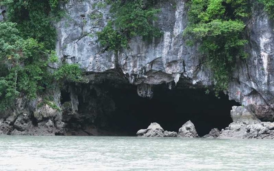Cai De Tunnel Cave
