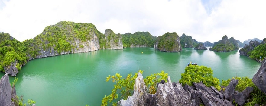 Breathtaking scenery at Ba Ham Lake