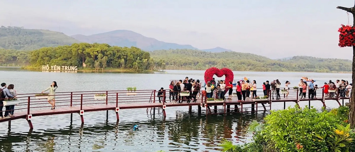 Yen Trung Lake