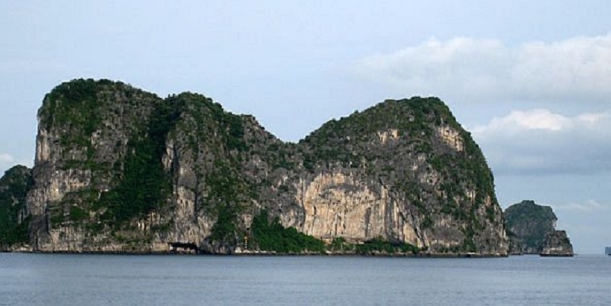 Cái Tai Island viewed from the west