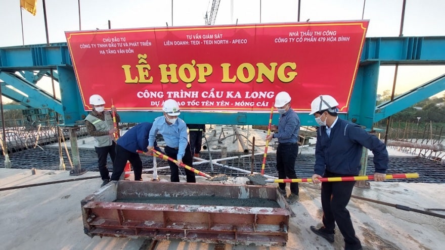 Joining of Ka Long Bridge 2