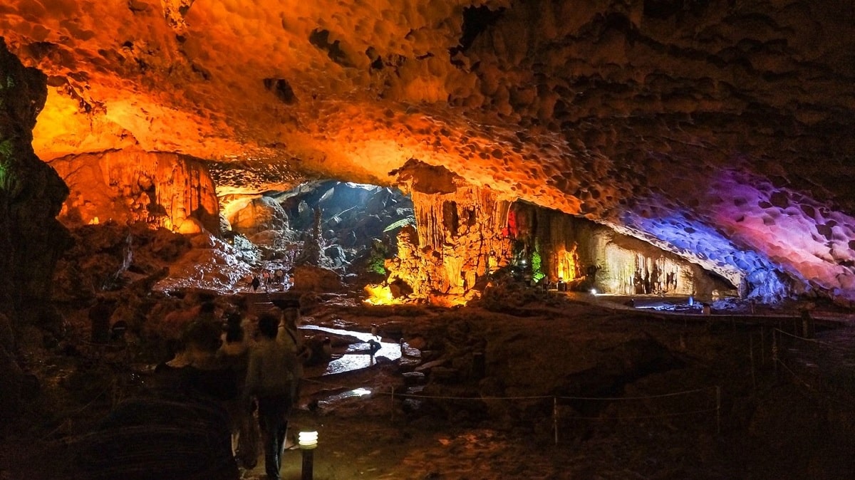Discovering the mystical beauty of Tam Cung Cave