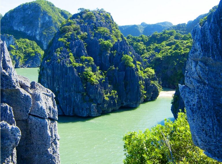 Halong Bay Cruise Route 3: A Journey Through Nature and Culture