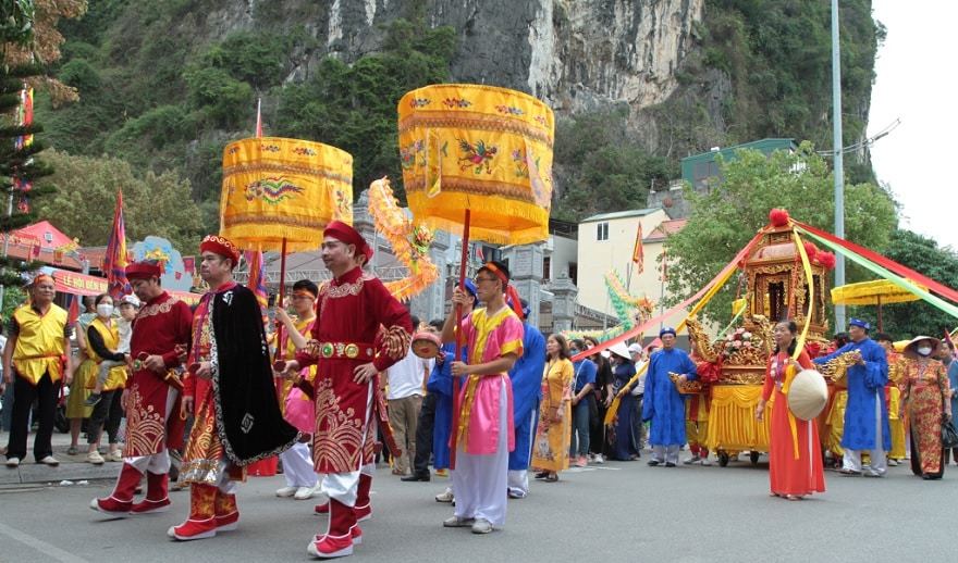 Palanquin procession festival at Duc Ong Temple held annually