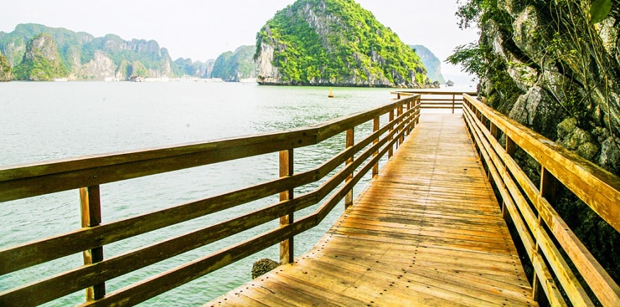 Walking path around Soi Sim Island
