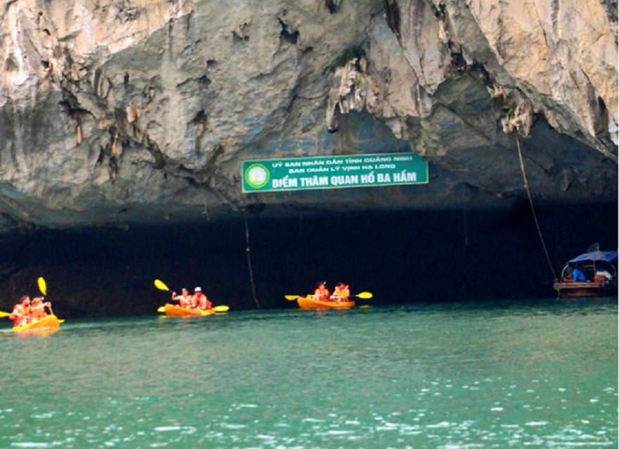 Entrance to Ba Ham Lake