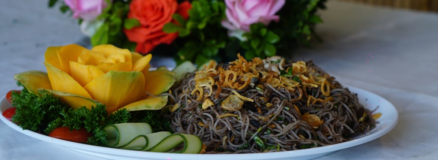 Stir-Fried Rice Vermicelli with Ngán
