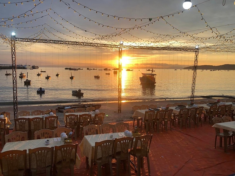Beachfront Restaurant at Co To