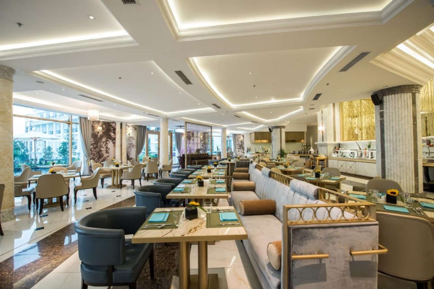 Pearl Lounge