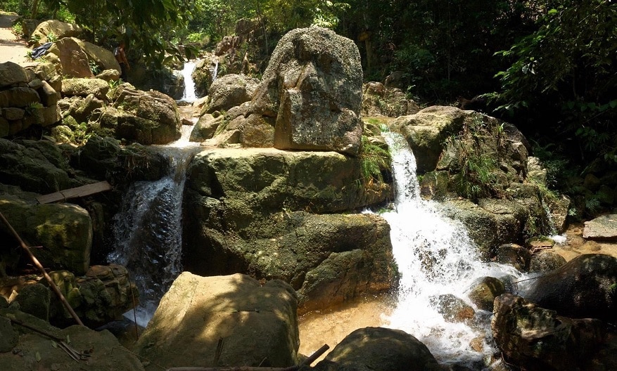 Suoi Nam Hoanh Bo stream