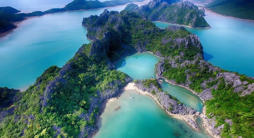 Bai Tu Long National Park