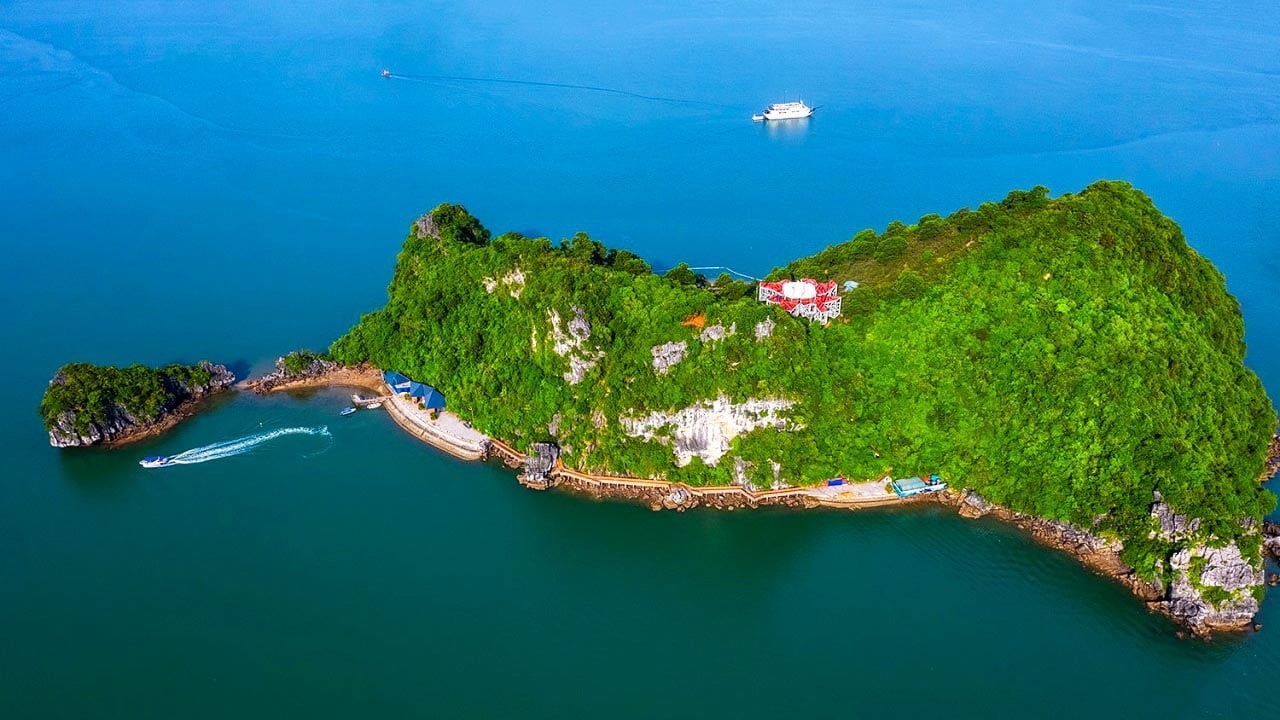 Panoramic view of Soi Sim Island