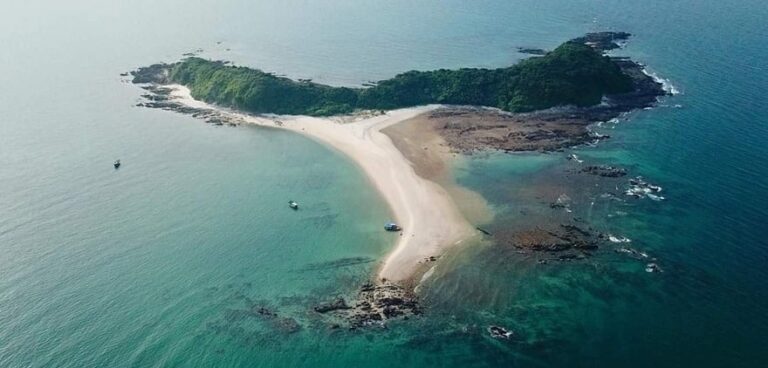 Discovering the Enigmatic Beauty of Ca Chep Island in Quang Ninh