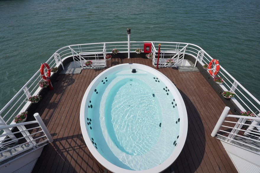 A Refined Guide and Cruise Itinerary Pricing for Bai Tu Long Bay Day Tours