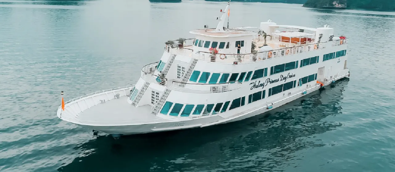 Ha Long Symphony Cruise scenic view